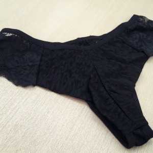 Conjunto Strappy em Microfibra e Renda