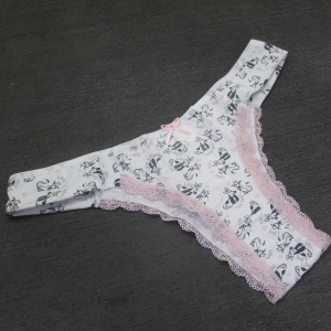 Conjunto em Microfibra Estampada e Renda