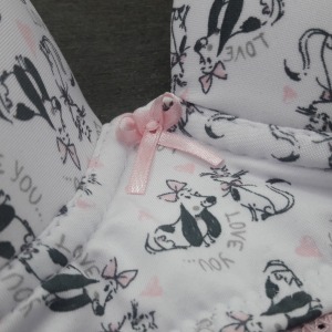 Conjunto em Microfibra Estampada e Renda