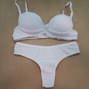 Conjunto em Renda com Microfibra Fita de Cetim 