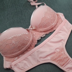 Conjunto em Renda com Microfibra Fita de Cetim 