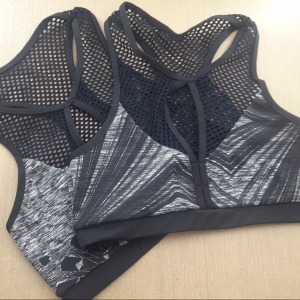 Top Com Rede Na Frente e Nas Costas