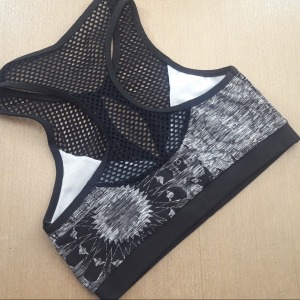 Top Com Rede Na Frente e Nas Costas