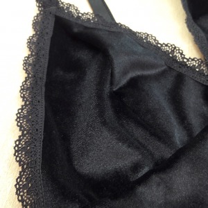 Corpete Veludo com Renda