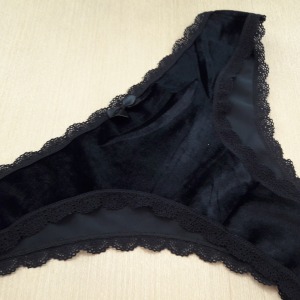 Corpete Veludo com Renda