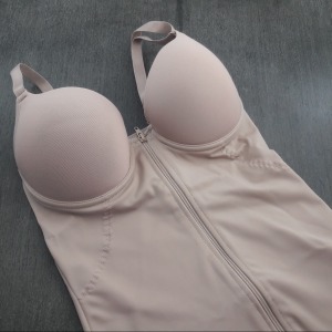 Corpete com Bojo e Zper 