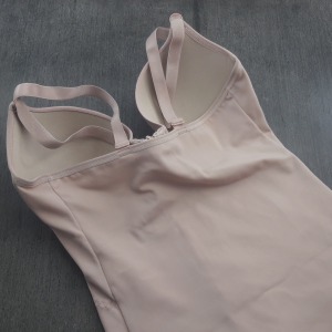 Corpete com Bojo e Zper 