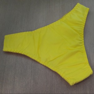 Calcinha Lisa com Lao