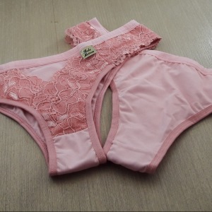 Calcinha Frente e Lateral Renda
