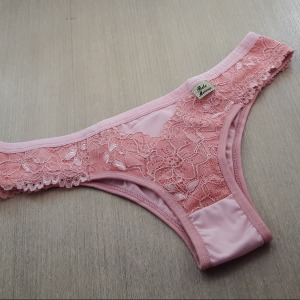 Calcinha Frente e Lateral Renda