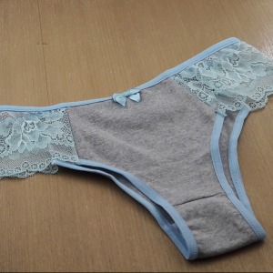 Calcinha de Algodo Lateral em Renda