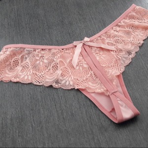 Tanga em Tecido e Renda