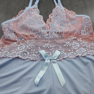 Camisola Leila com Renda Bicolor e Joia