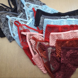 Conjunto Sem Bojo em Renda e Tule