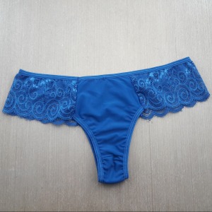 Calcinha com Renda Lateral