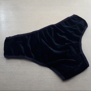 Calcinha Microfibra Veludo Com Detalhe Em Renda