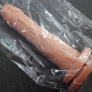 Prtese Realstica com Ventosa 14x3,5 cm Garji