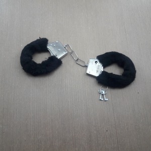 Algema de Metal Pelcia Revestida