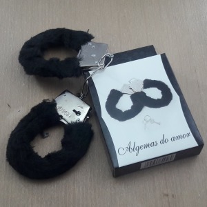 Algema de Metal Pelcia Revestida