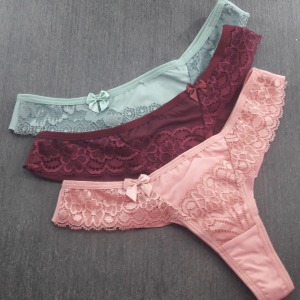 Tanga Fio Duplo Detalhe em Renda