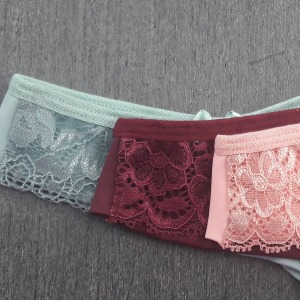 Tanga Fio Duplo Detalhe em Renda