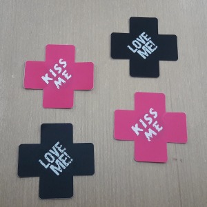 Par Tapa Mamilos Detalhe Escrito