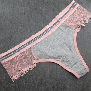 Tanga Cavada com Renda Lateral