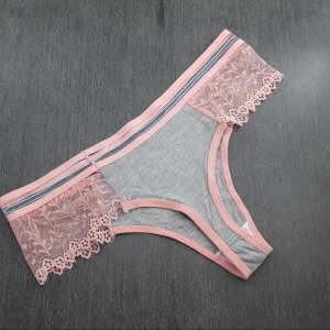 Tanga Cavada com Renda Lateral