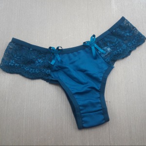 Tanga Tamires Lateral em Renda