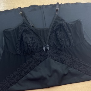 Camisola Plus Size Detalhe em Renda