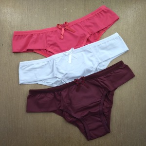 Kit com 3 Calcinhas Femininas em Microfibra de Poliamida