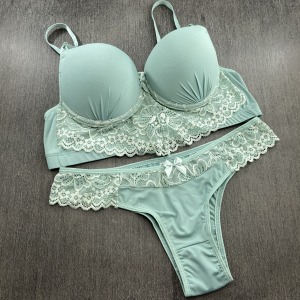 Conjunto com Bojo e Pala Larga