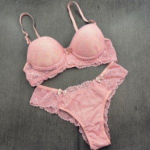 Conjunto com Bojo em Renda